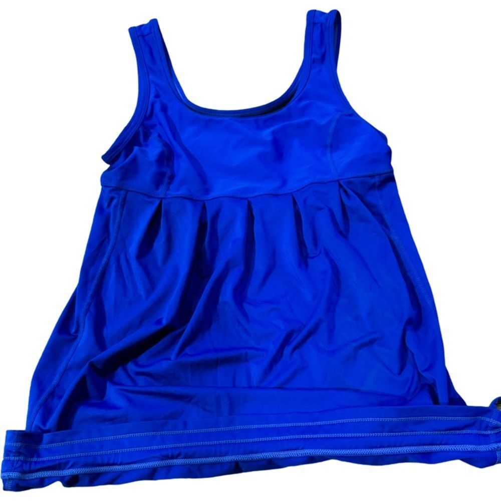 Super cute Xersion Tank with built in bra (flaw) and blousy bottom Medium
